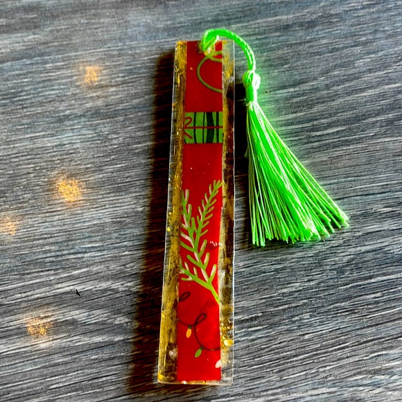 XMAS Handmade Festive Holiday Bookmark medium Gold with red Strip - Picture 1 of 9